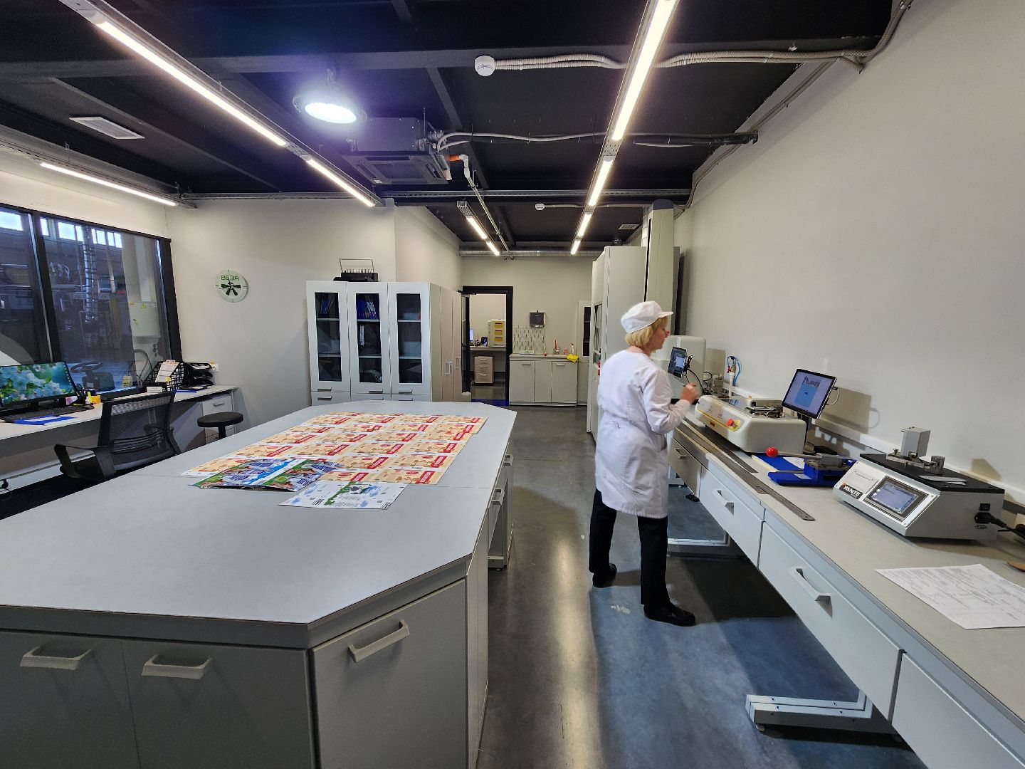 Чехов, завод МолоПак, производство картонной упаковки, служба качества, отдел технического контроля, тесты, проверки, многоэтапная система, качество продукции, сырье и материалы, процессы производства, хранение и отгрузка,