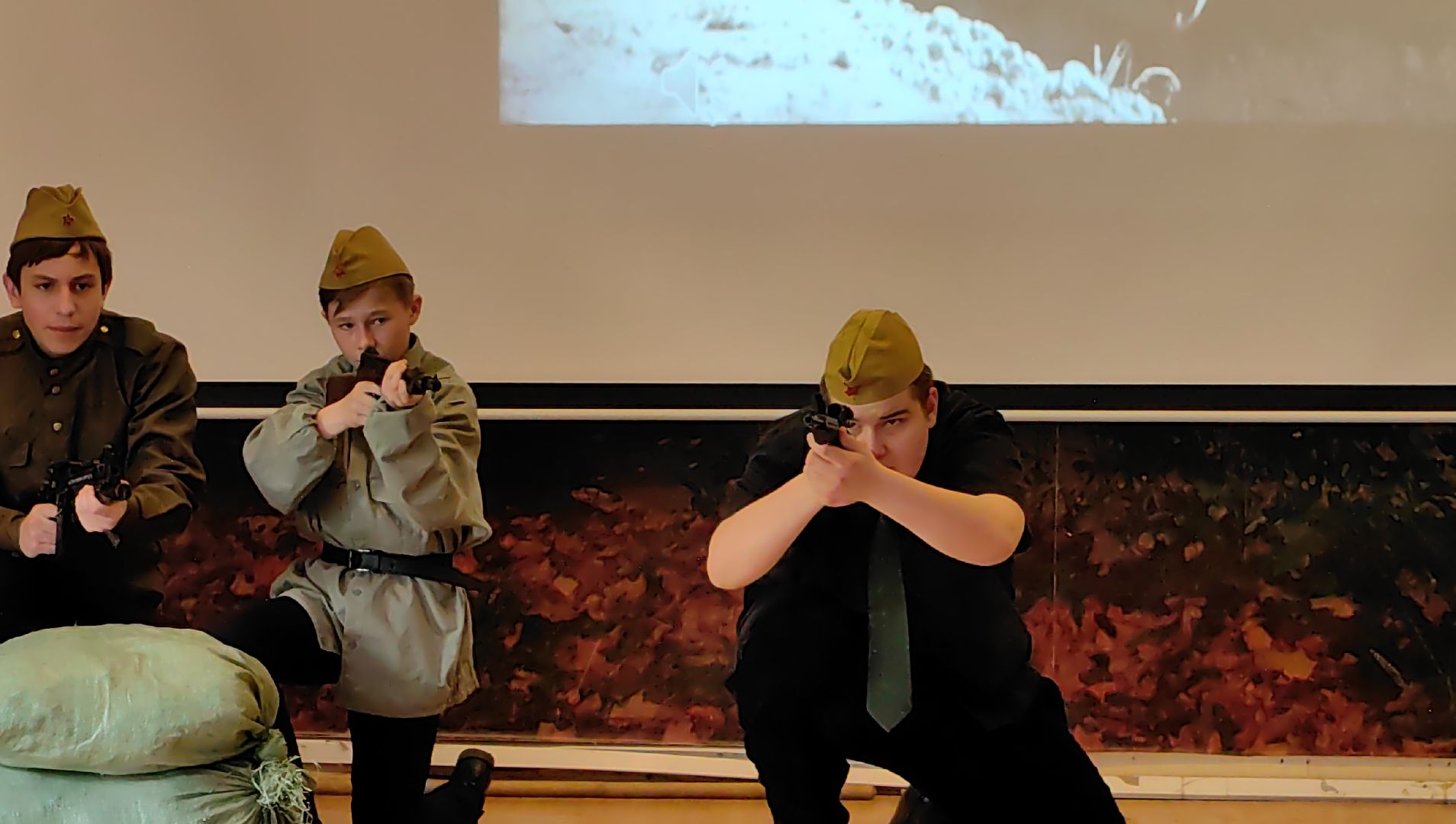 сценка, линейка, Блокадный Ленинград, ВОВ, радиолинейка,