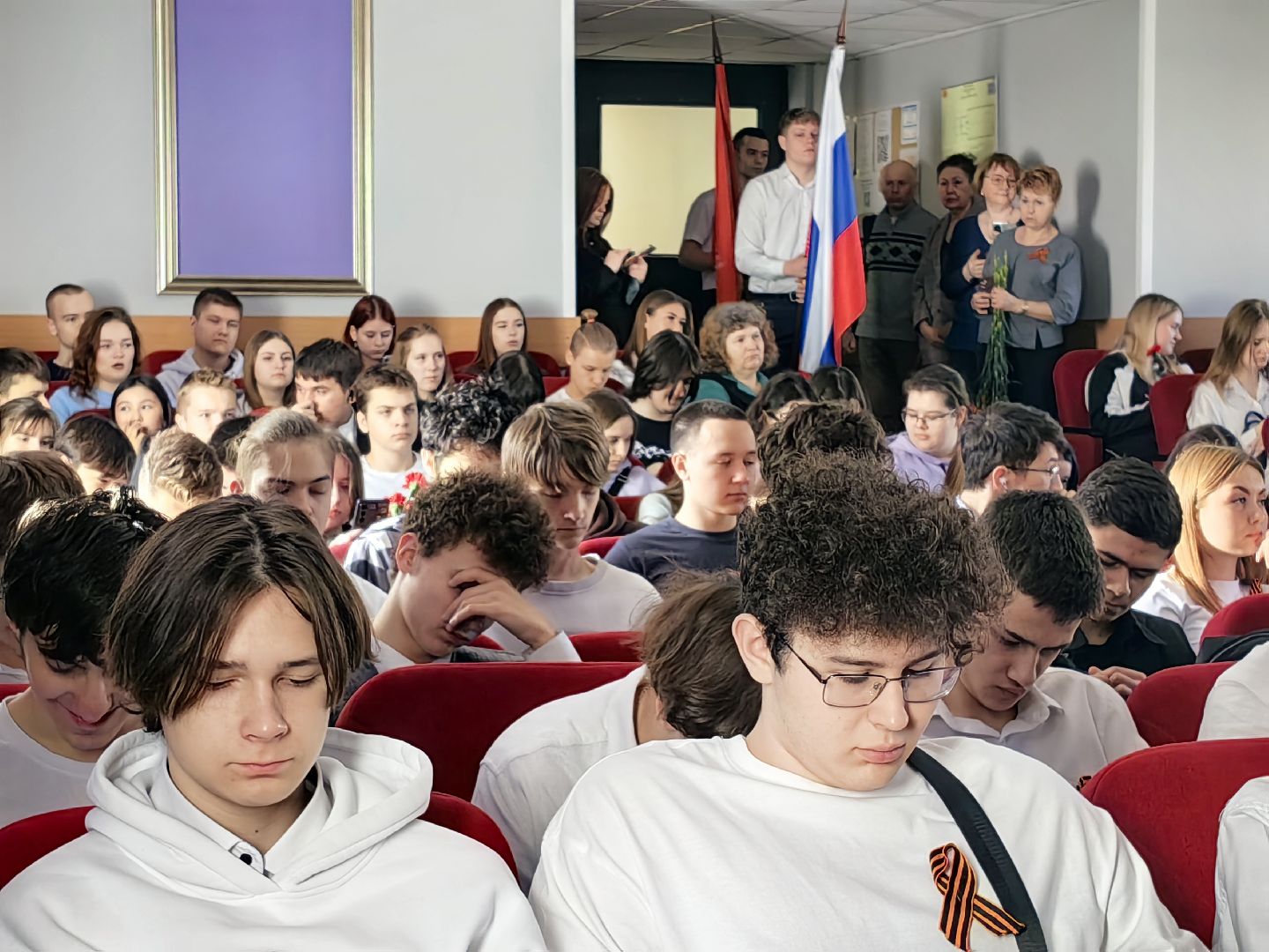 линейка, колледж, СВО, флаг РФ,