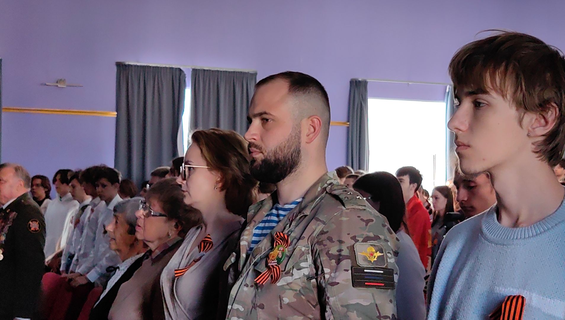 линейка, колледж, СВО, флаг РФ,