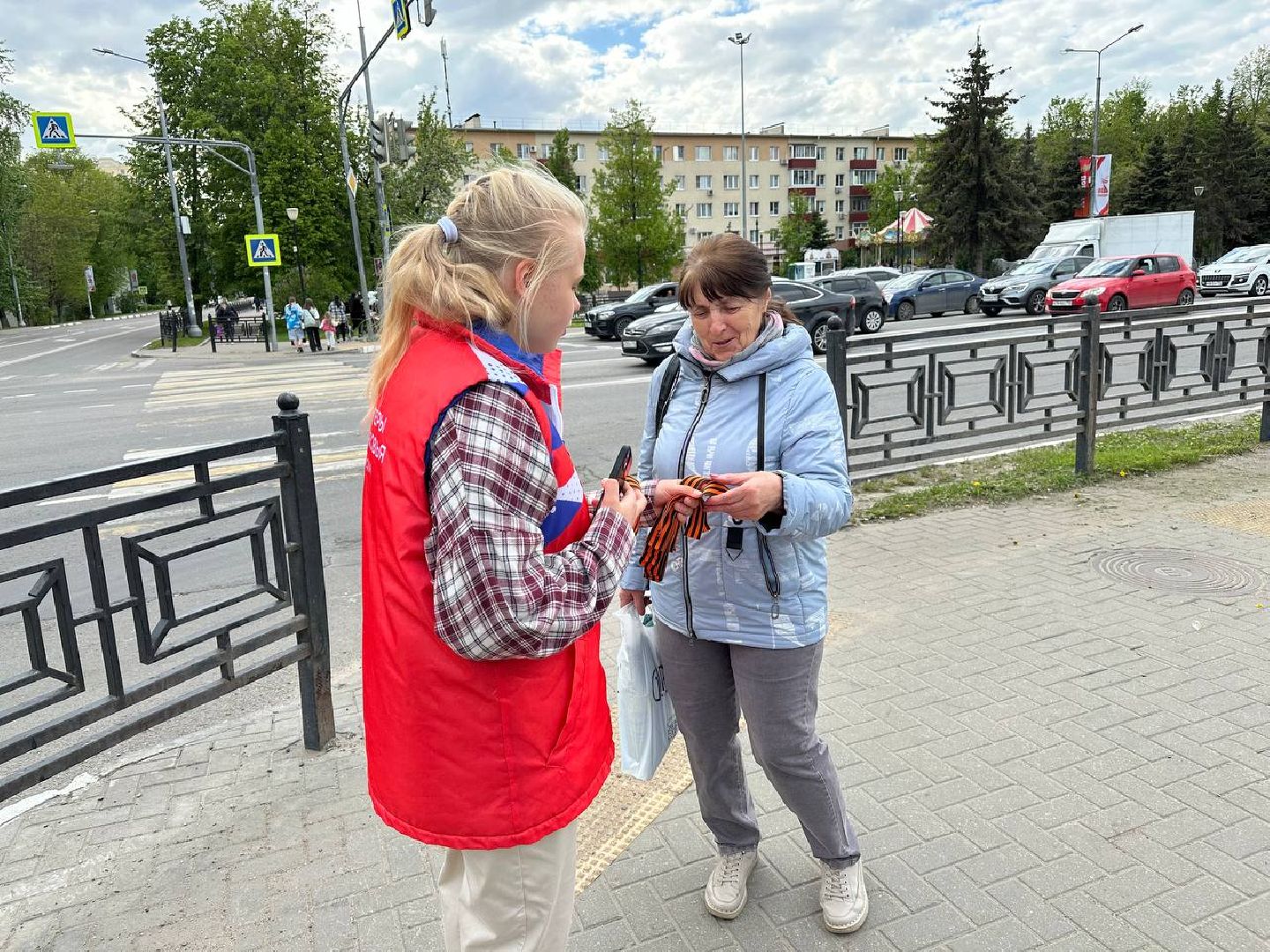 волонтеры, домодедово, георгиевская лента,