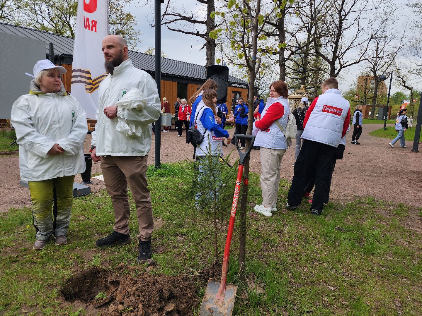 фрязино, акция памяти погибших, посадка деревьев, сво,