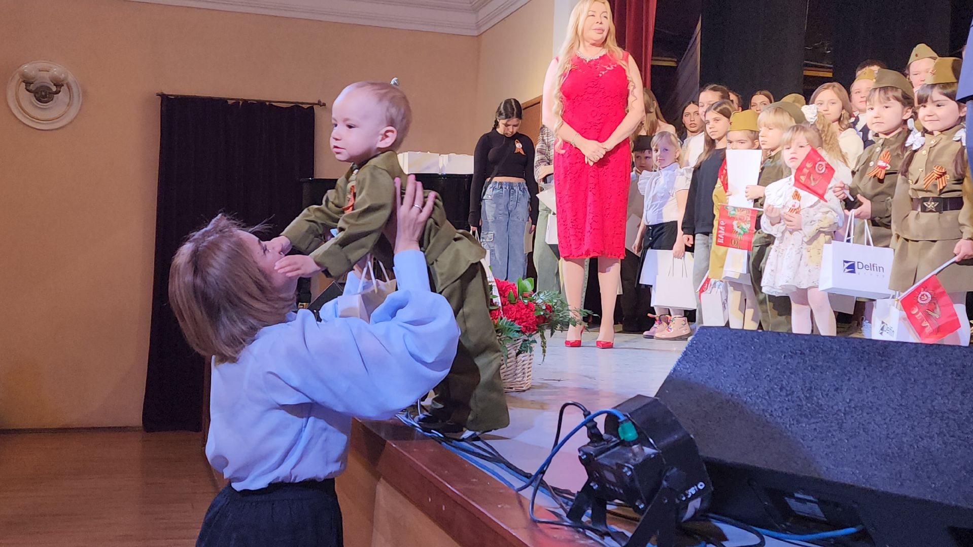 пушкино, вертикалки, день победы, конкурс дн, конкурс песен, конкурс рисунков, компания, сотрудники, 80-летие великой победы, патриотическая акция,