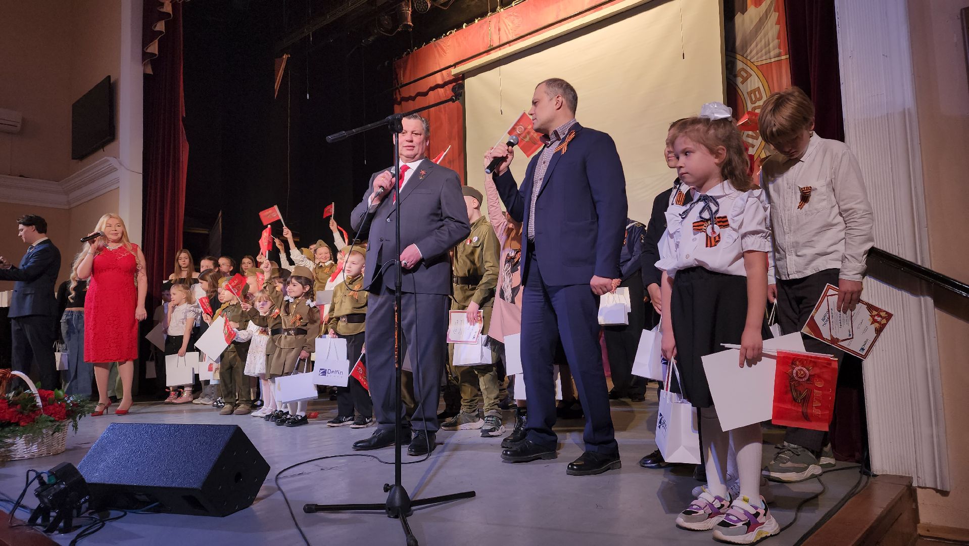 пушкино, вертикалки, день победы, конкурс дн, конкурс песен, конкурс рисунков, компания, сотрудники, 80-летие великой победы, патриотическая акция,