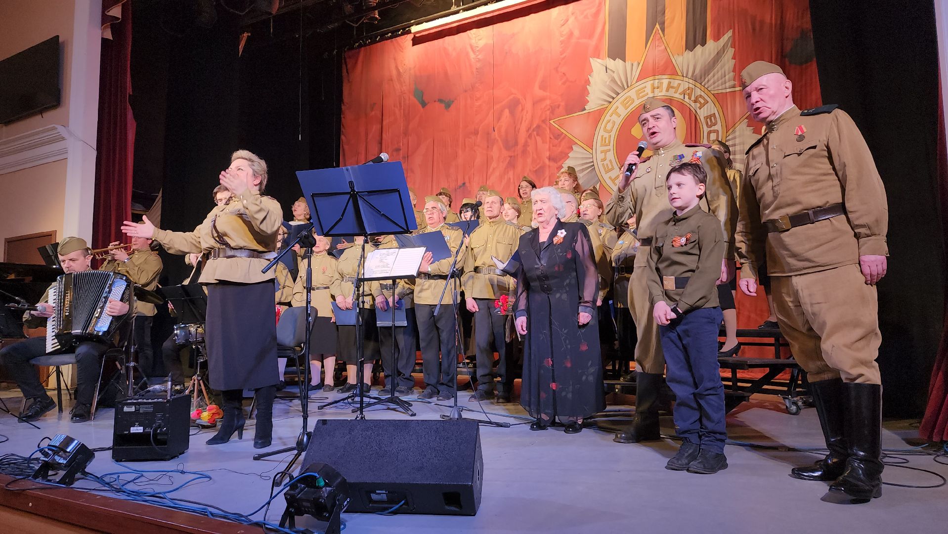 пушкино, хор, день победы, песни военных лет, 80 - летие победы, выступление,патриотизм,великая победа,вертикалки,