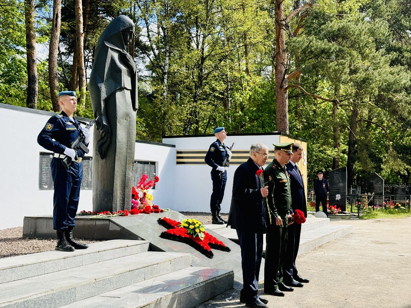 раменское, день победы, возложение цветов к мемориалу скорбящей матери, 9 мая,