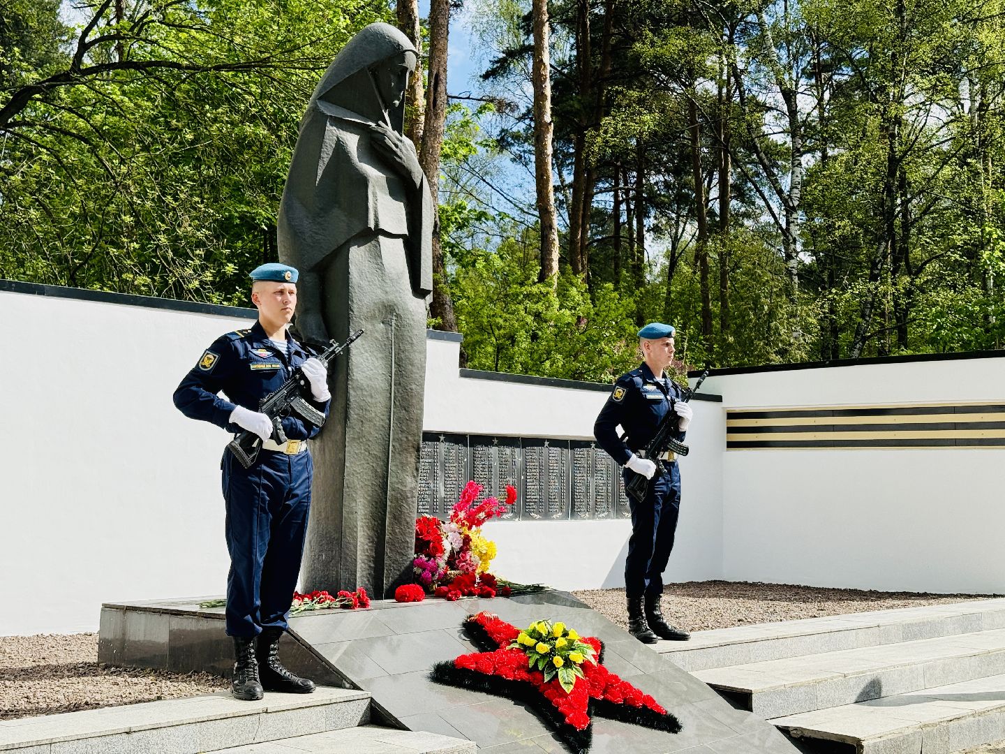 раменское, день победы, возложение цветов к мемориалу скорбящей матери, 9 мая,