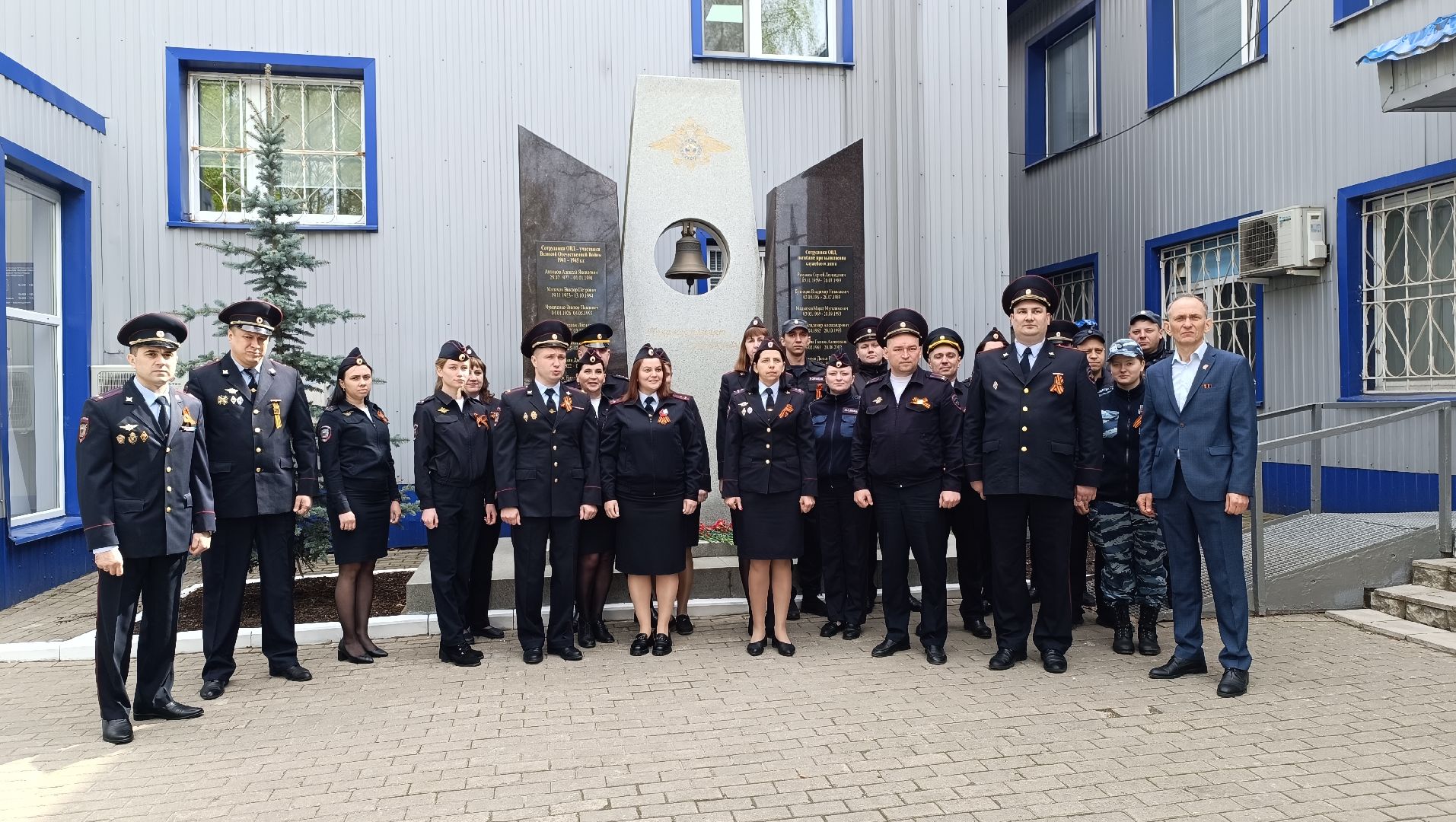 полиция, лобня, цветы,