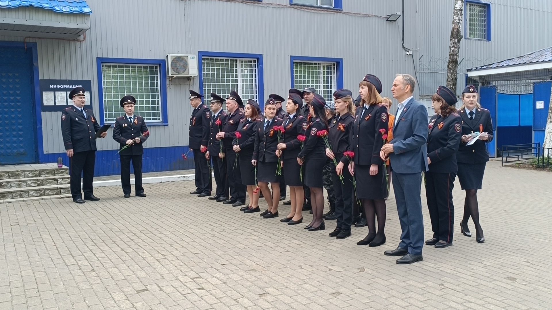 полиция, лобня, цветы,