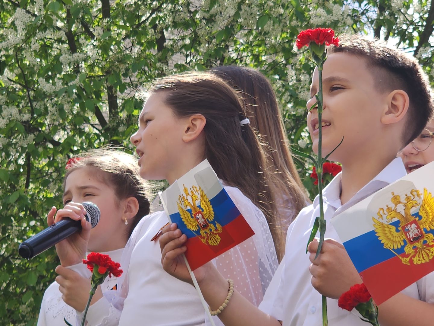 серпухов, подмосковье, ветеран  день победы, табличка на доме в честь ветерана, 9 мая,