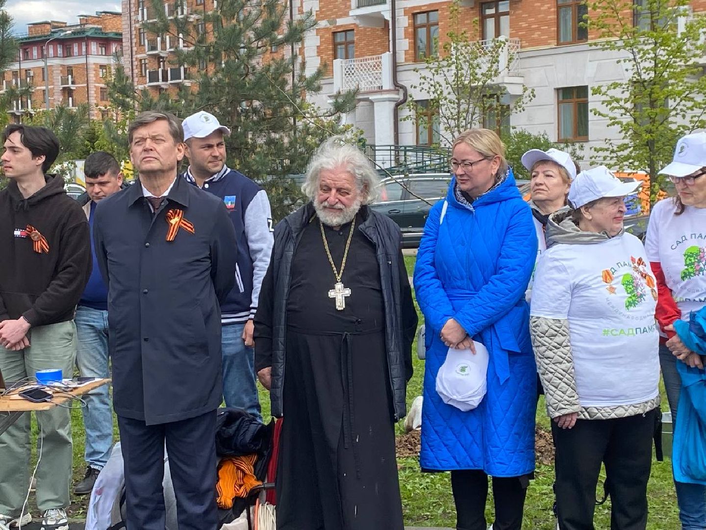 сад памяти, посадить дерево, новый сад в Опалихе,