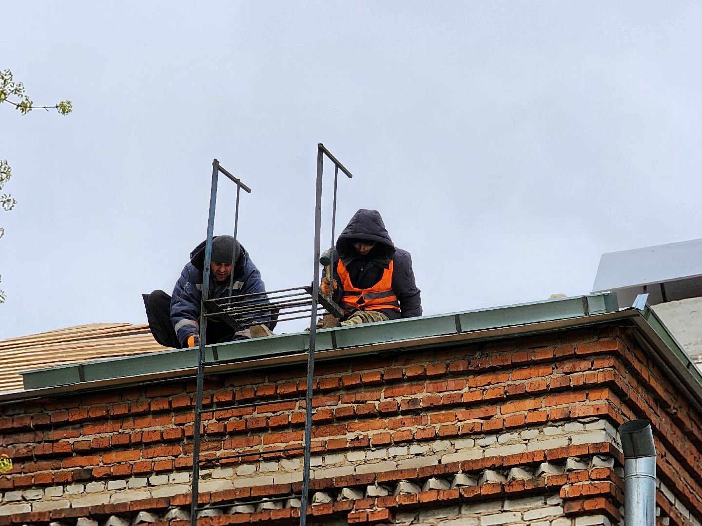 Чехов, улица Ильича, жилой дом, ремонт кровли, крыша, капитальный ремонт, гидроизоляция, теплоизоляция, стропила и перекрытия, каркас кровли, фонд капремонта московской области,