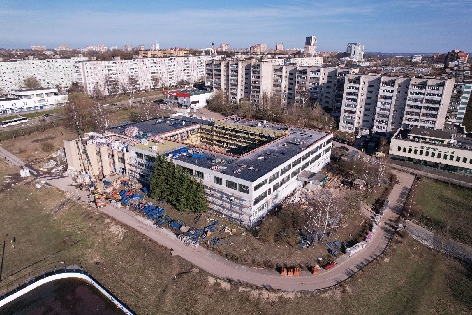 видео с коптера, капремонт школы 2 в серпухове,