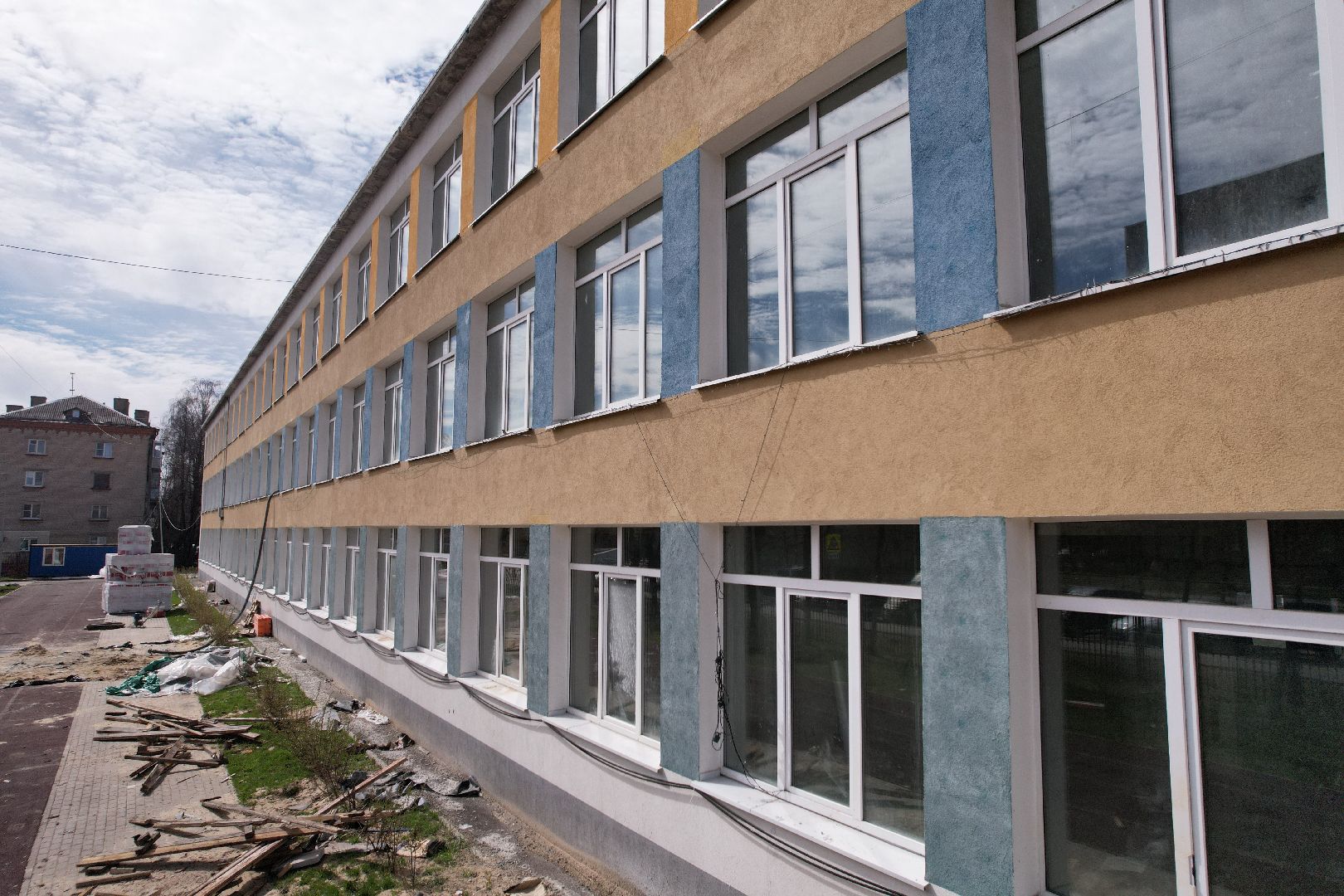 видео с коптера, капремонт школы 9 в серпухове,