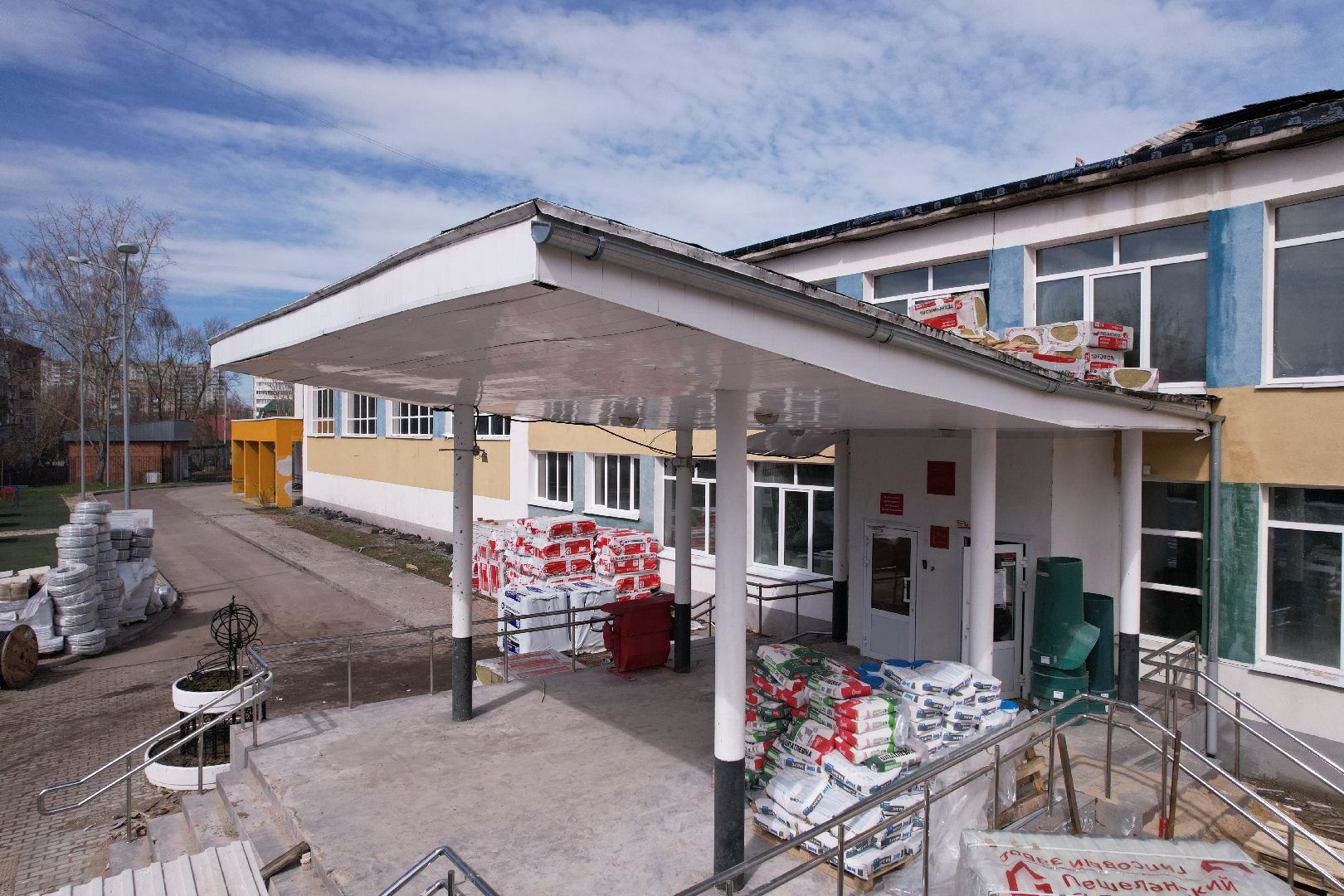 видео с коптера, капремонт школы 9 в серпухове,