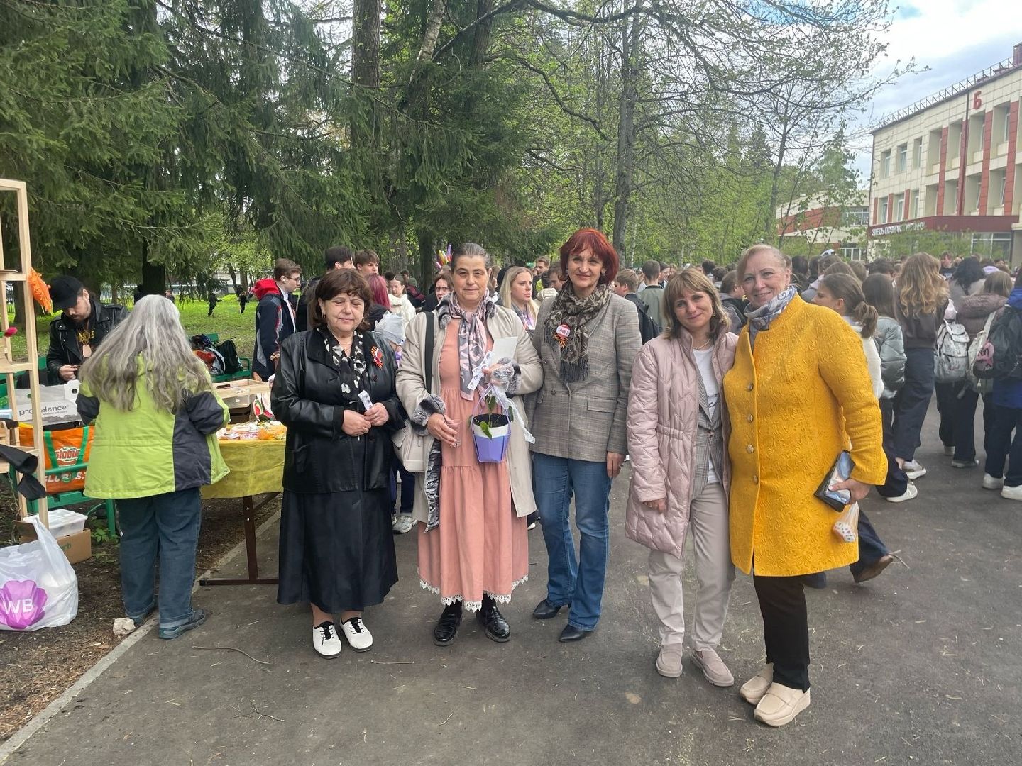 помощь СВО, школа Попова, Власиха школа Попова, благотворительная ярмарка,