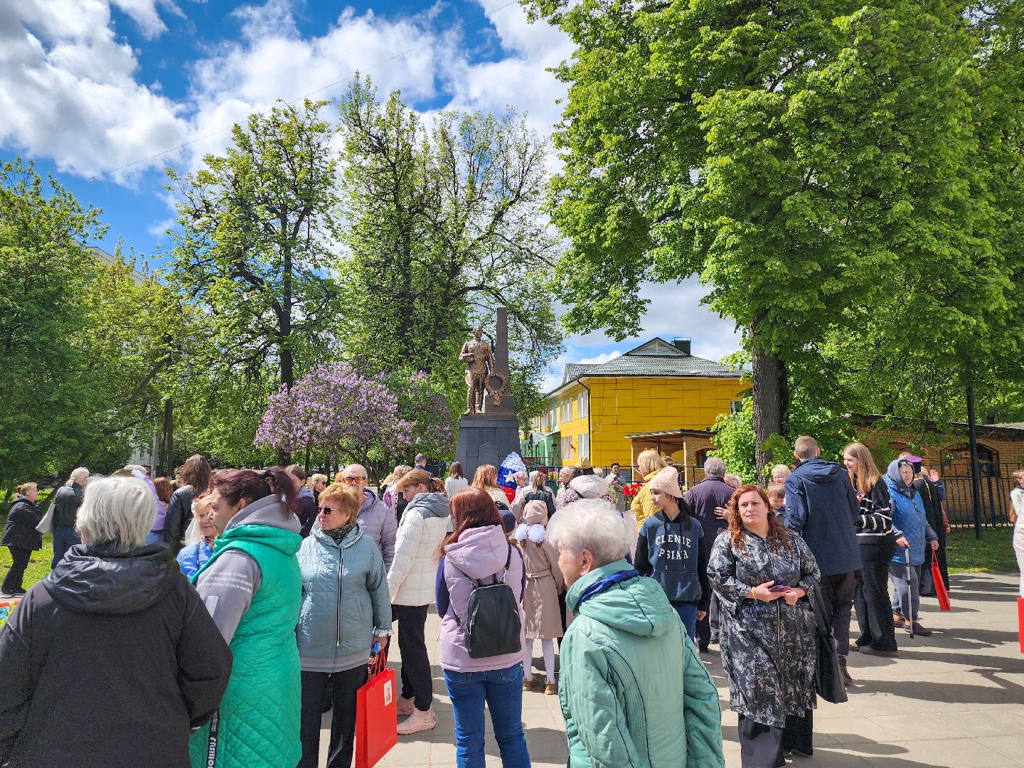 Подольск, Поселок Быково, Митинг, Возложение цветов,