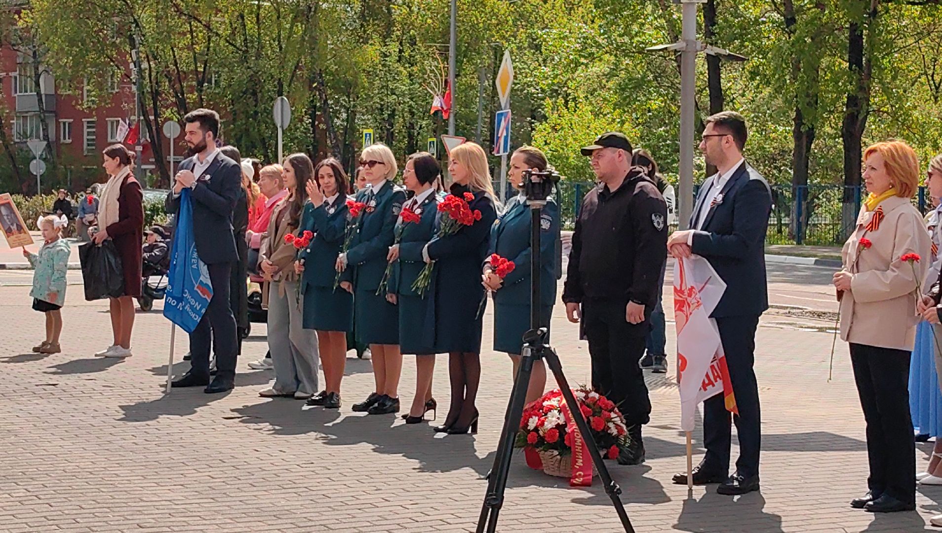 митинг, памятник, цветы, администрация, жители,