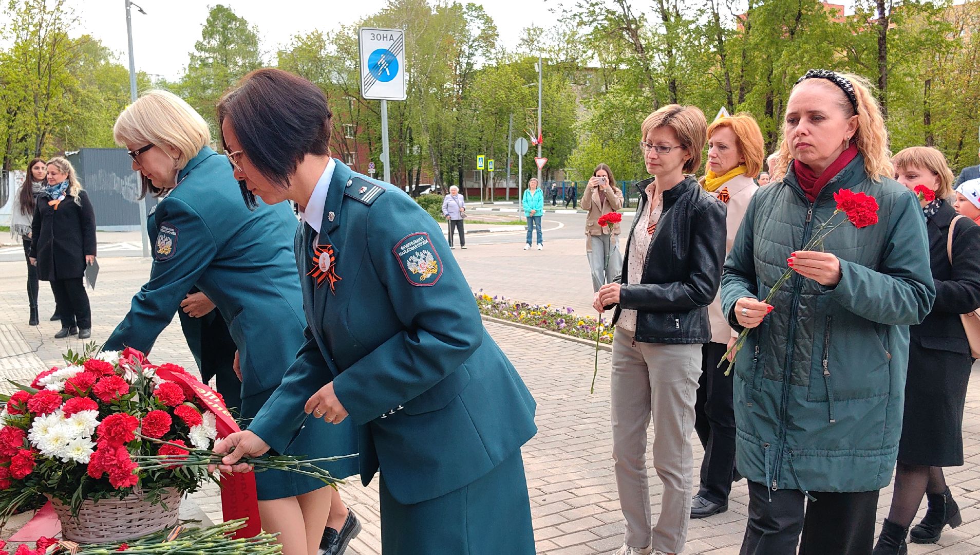 митинг, памятник, цветы, администрация, жители,