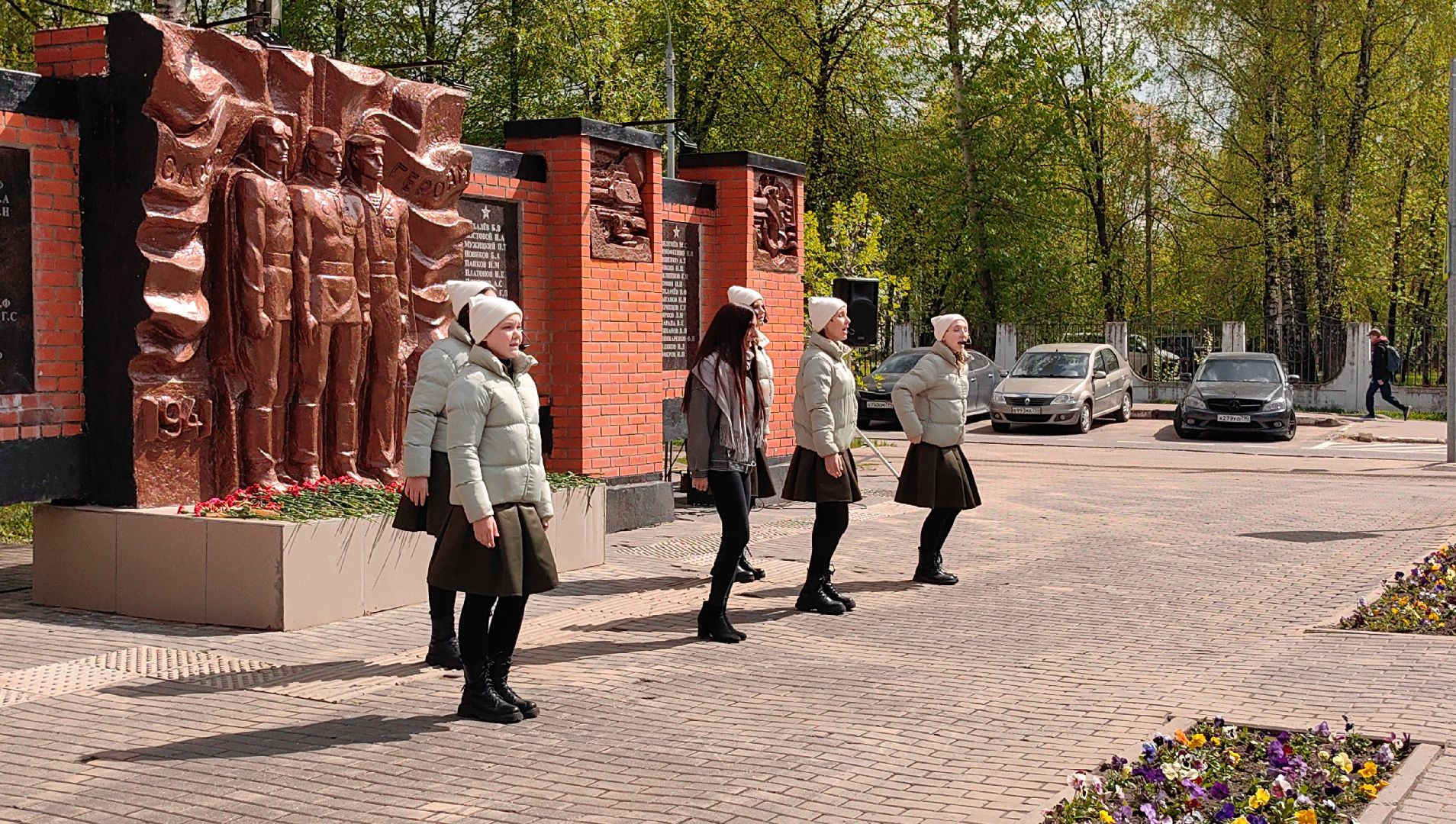 митинг, памятник, цветы, администрация, жители,