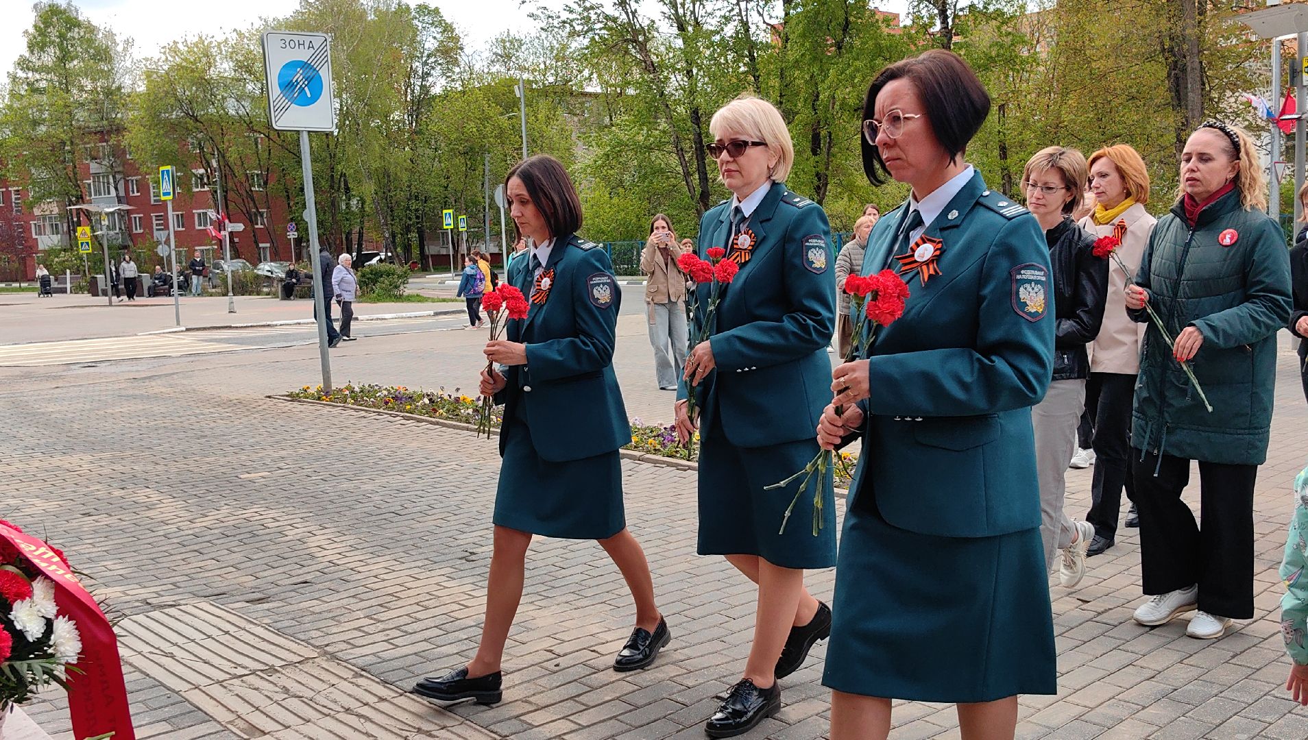 митинг, памятник, цветы, администрация, жители,