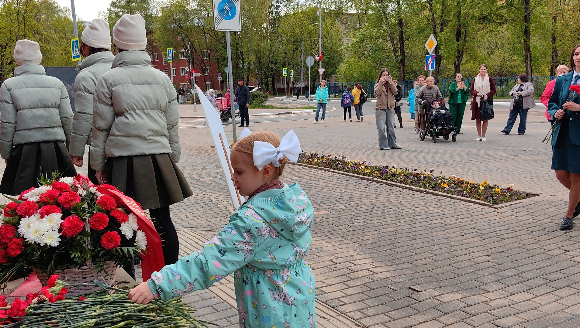 митинг, памятник, цветы, администрация, жители,