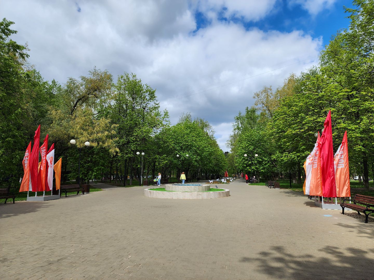 королёв, благоустройство центрального сквера в королеве, вечный огонь в королеве, день победы в королеве,