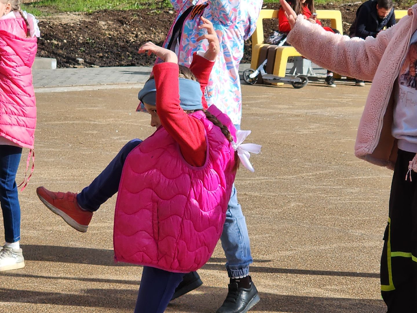 сергиев посад,скитские пруды, флешмоб в парке, 80-летие победы,