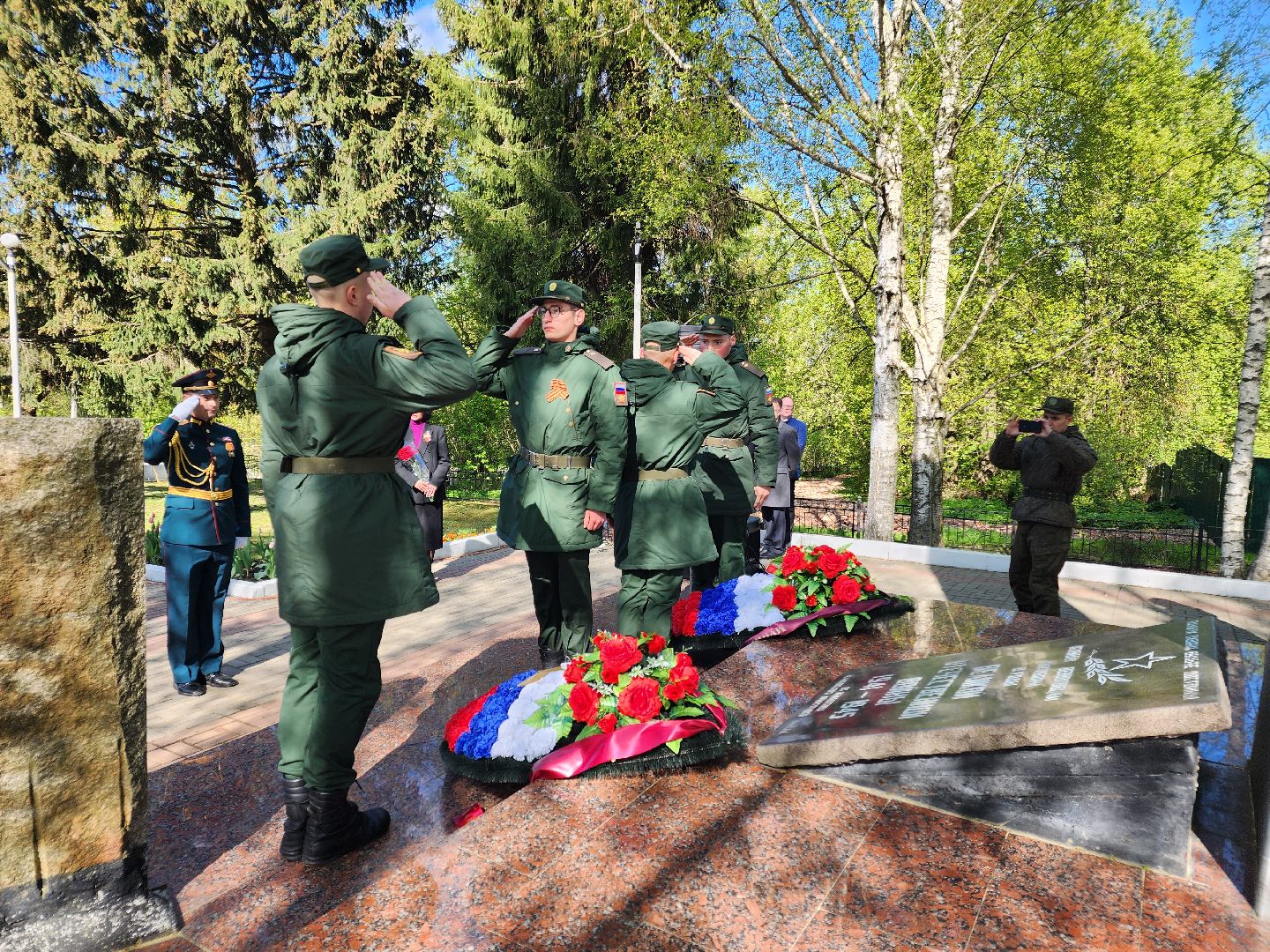 Чехов , микрорайон Венюково , обелиск, мемориал, возложение цветов , День Победы , возложение венков, торжественная церемония,