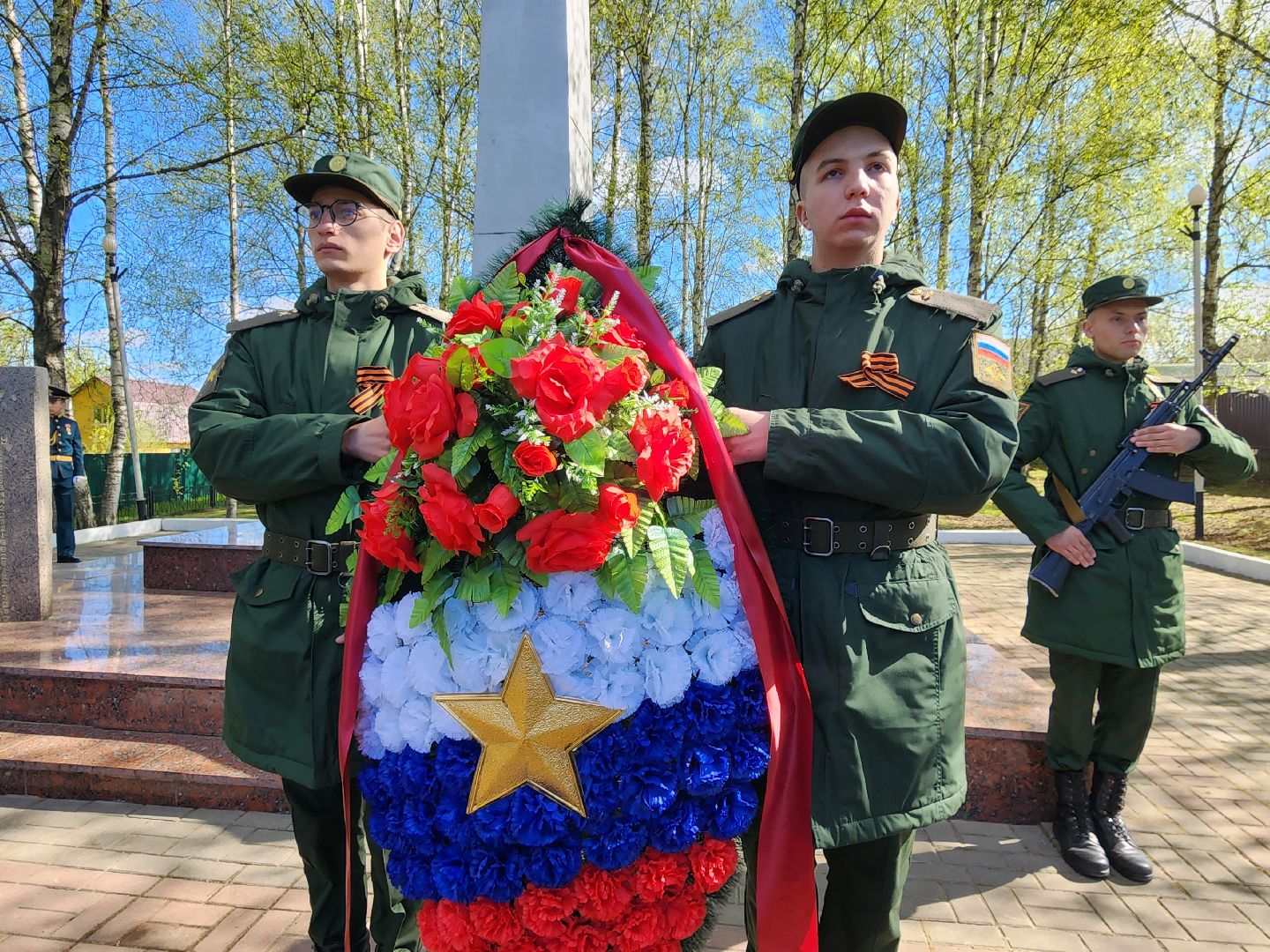 Чехов , микрорайон Венюково , обелиск, мемориал, возложение цветов , День Победы , возложение венков, торжественная церемония,