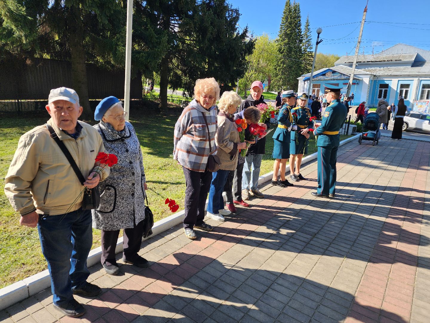 Чехов , микрорайон Венюково , обелиск, мемориал, возложение цветов , День Победы , возложение венков, торжественная церемония,