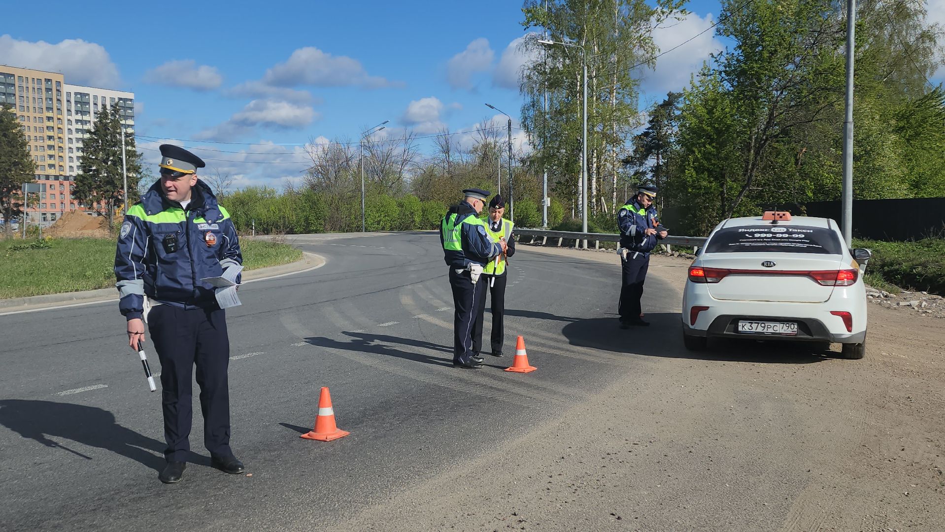 пушкино, госавтоинспекция, рейд детское кресло, рейд безопасности, 9 мая, георгиевская лента, световозвращатели,вертикалки,