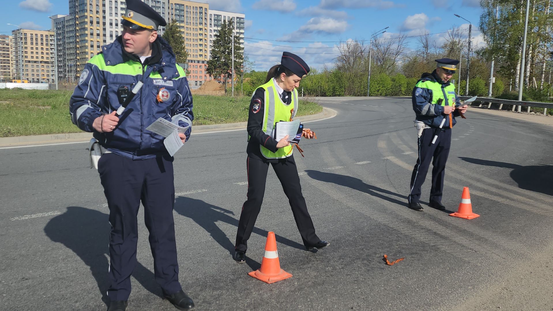 пушкино, госавтоинспекция, рейд детское кресло, рейд безопасности, 9 мая, георгиевская лента, световозвращатели,вертикалки,