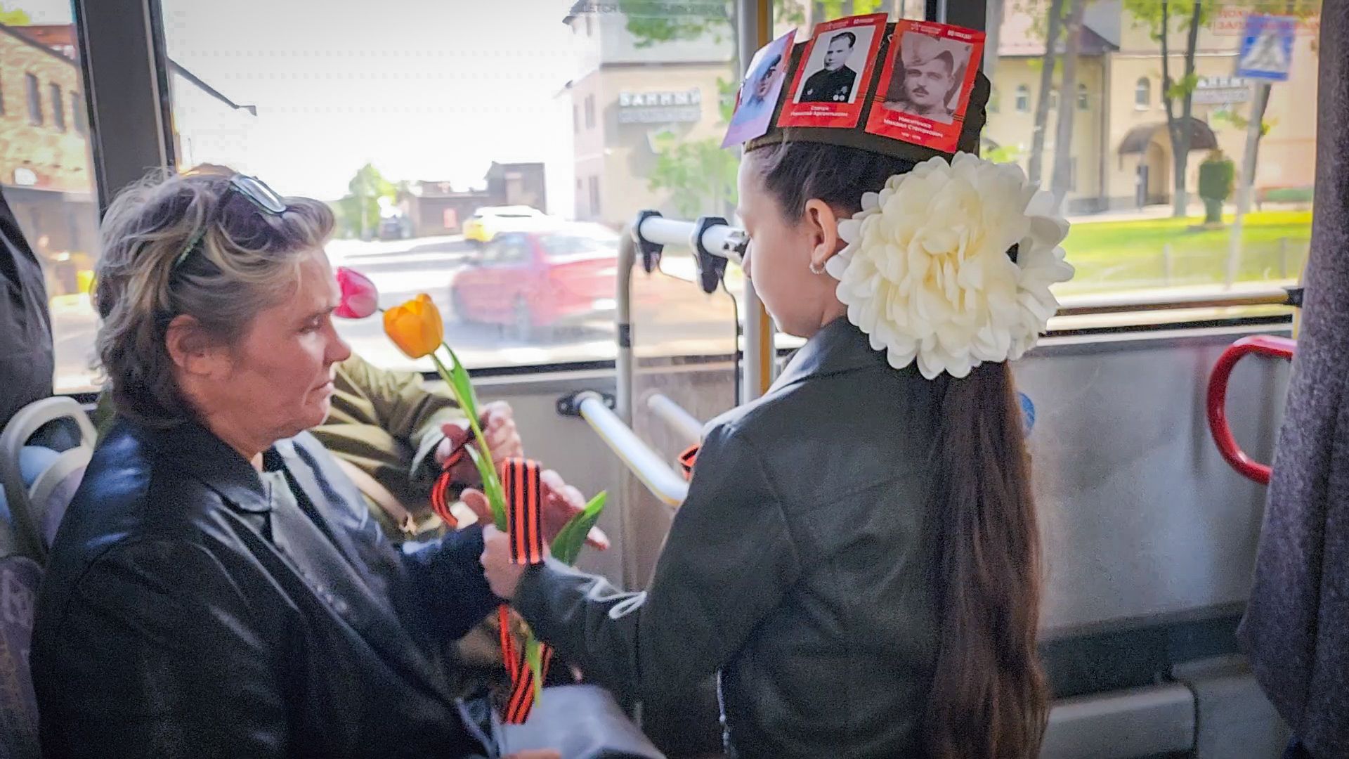 бронницы , день победы в бронницах, дети, мострансавто, баянист в автобусе,