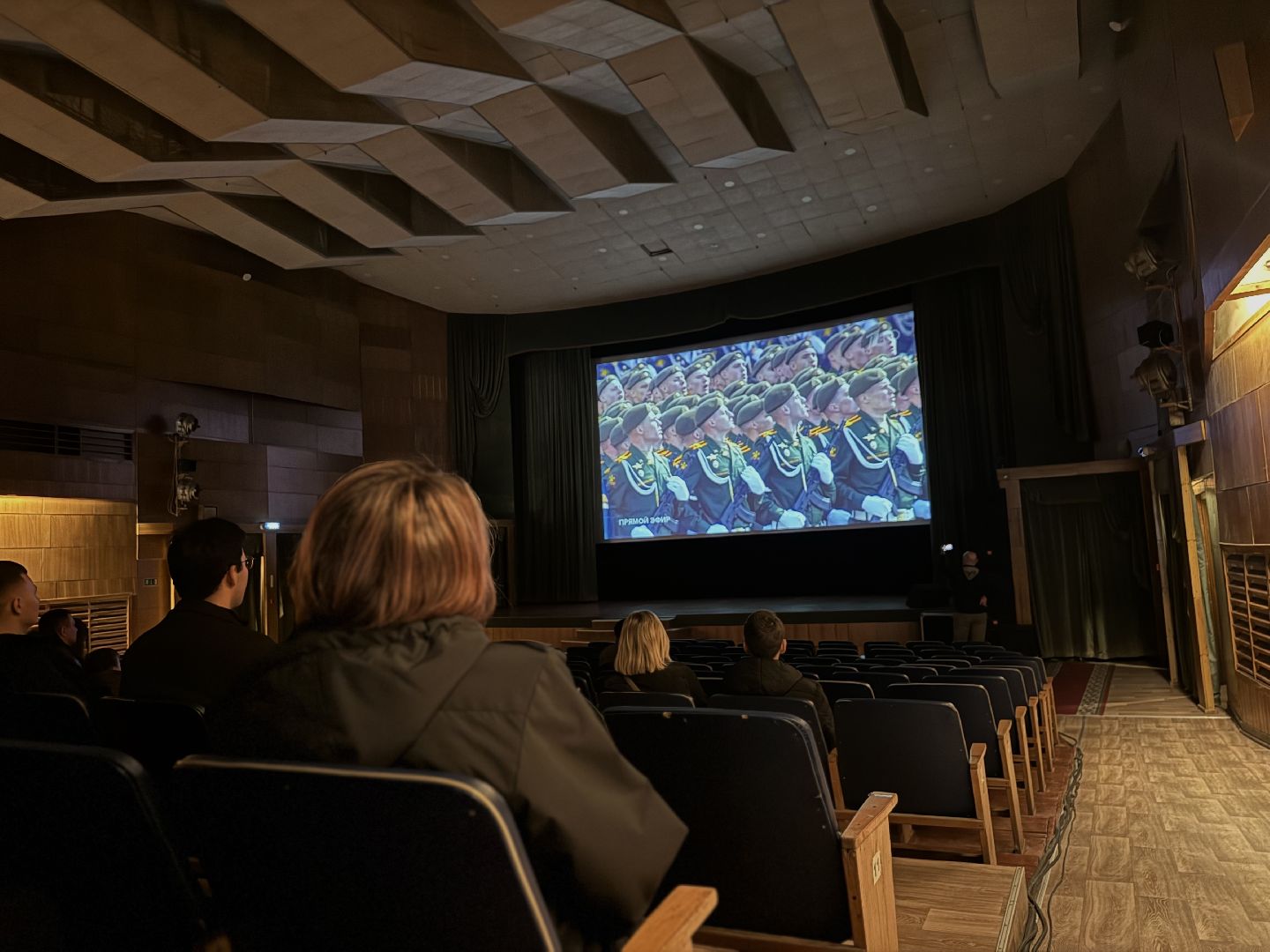 прямая трансляция парада, кинотеатр искра, ленинский городской округ,