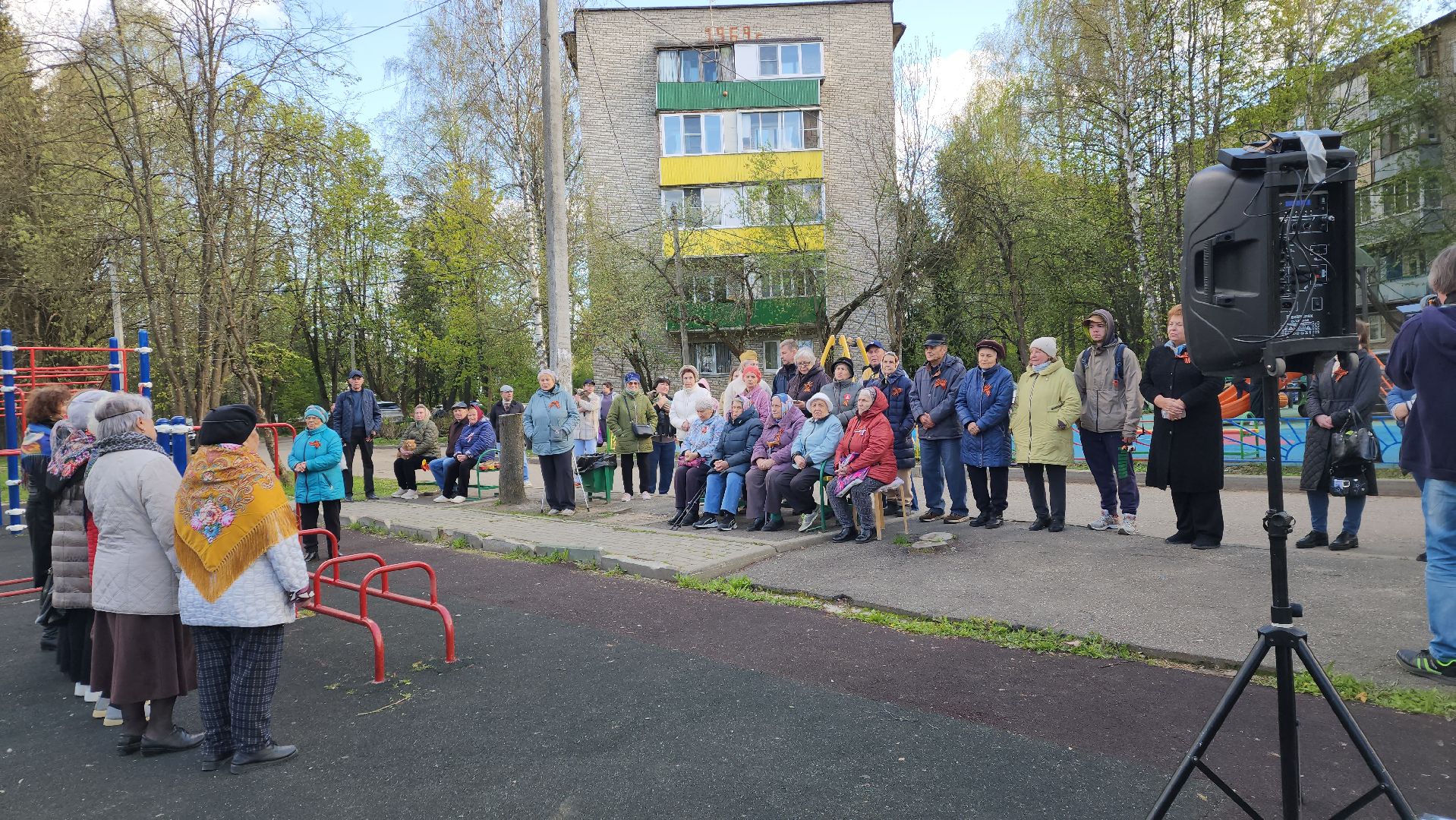 пушкинский округ, поселок,акция, песни победы, песни военных лет, жители,музыка под открытым небом,