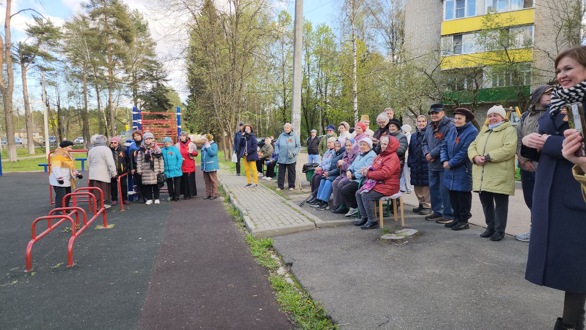 пушкинский округ, поселок,акция, песни победы, песни военных лет, жители,музыка под открытым небом,