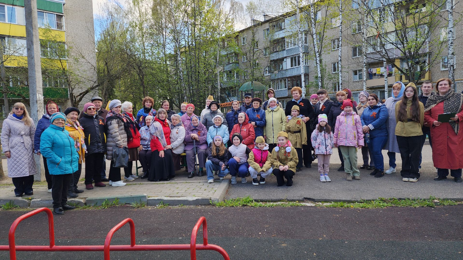 пушкинский округ, поселок,акция, песни победы, песни военных лет, жители,музыка под открытым небом,
