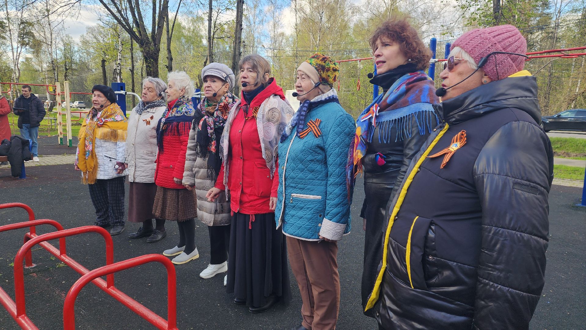 пушкинский округ, поселок,акция, песни победы, песни военных лет, жители,музыка под открытым небом,