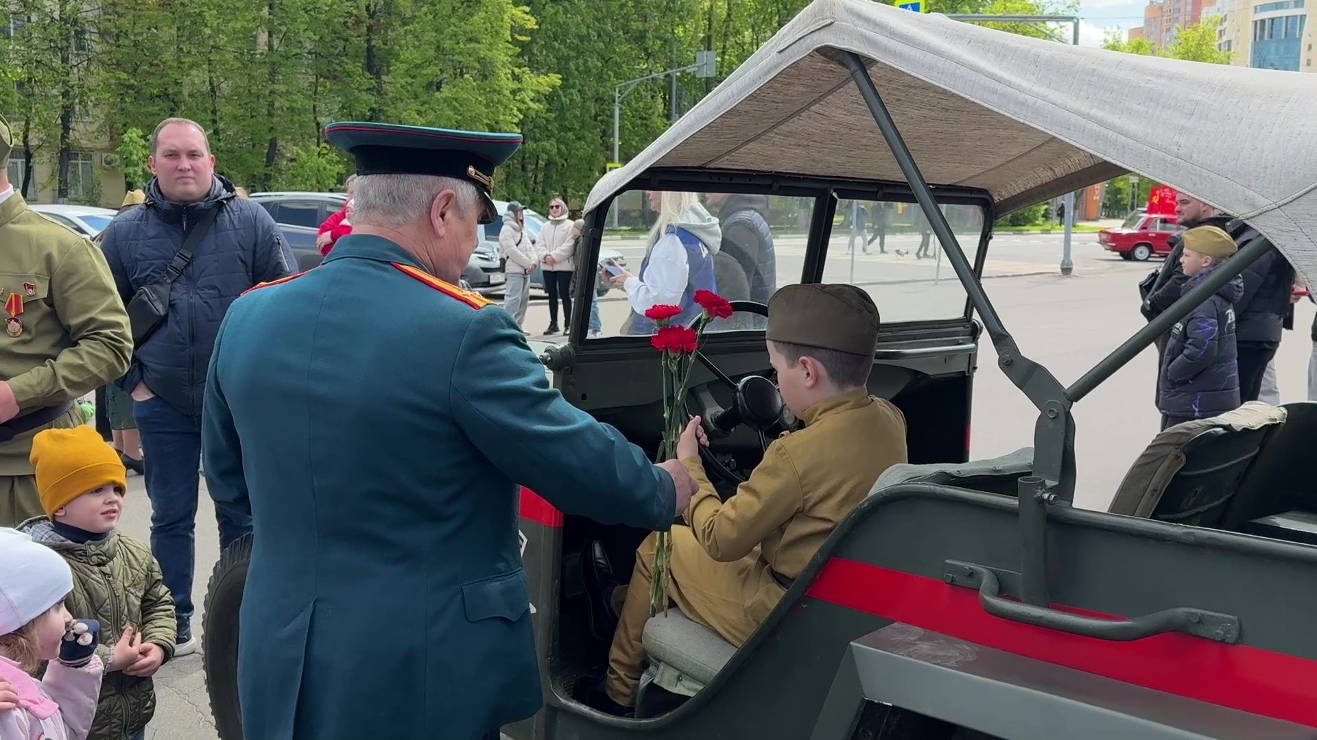 реутов, выставка военной техники, день победы,