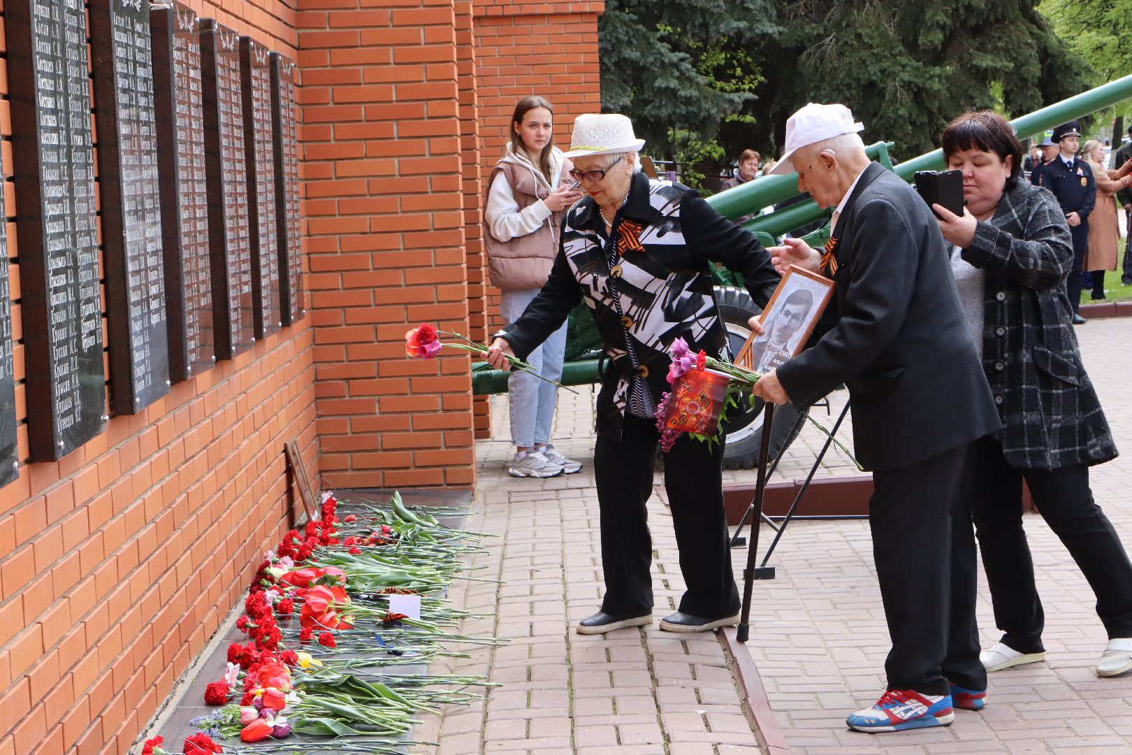 серебряные пруды, возложение, 9 мая, 80 лет победе,мемориал героям Великой Отечественной войны,