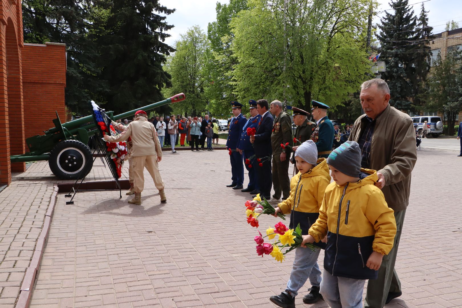 серебряные пруды, возложение, 9 мая, 80 лет победе,мемориал героям Великой Отечественной войны,