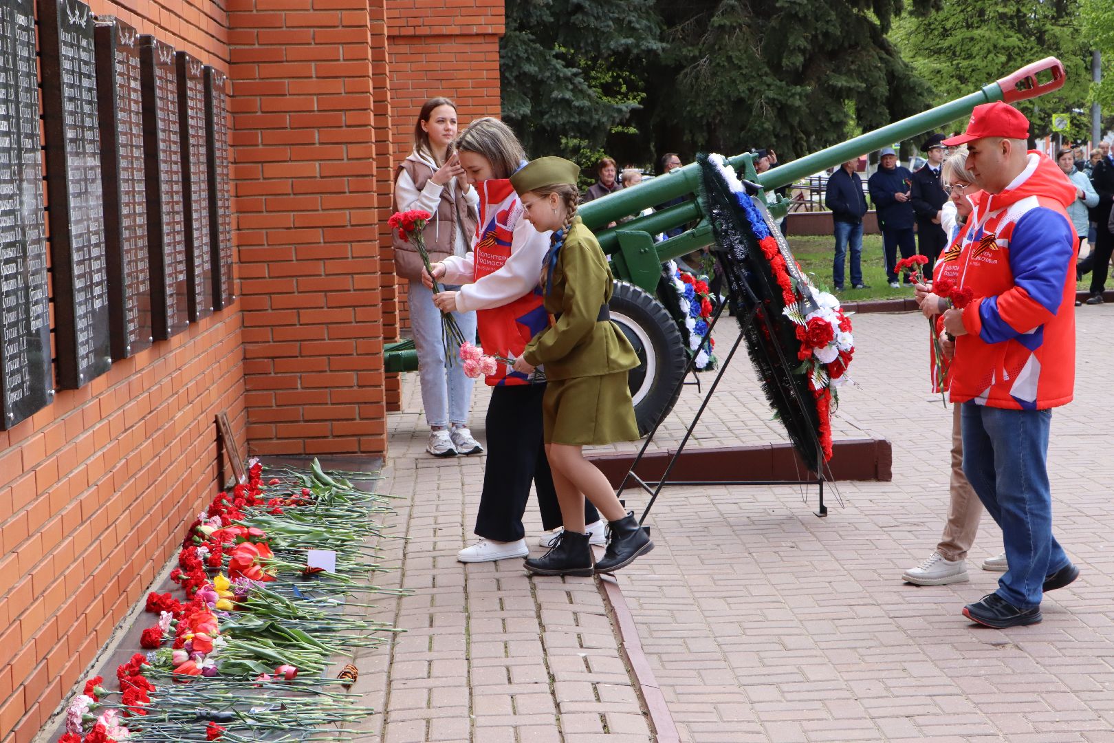 серебряные пруды, возложение, 9 мая, 80 лет победе,мемориал героям Великой Отечественной войны,