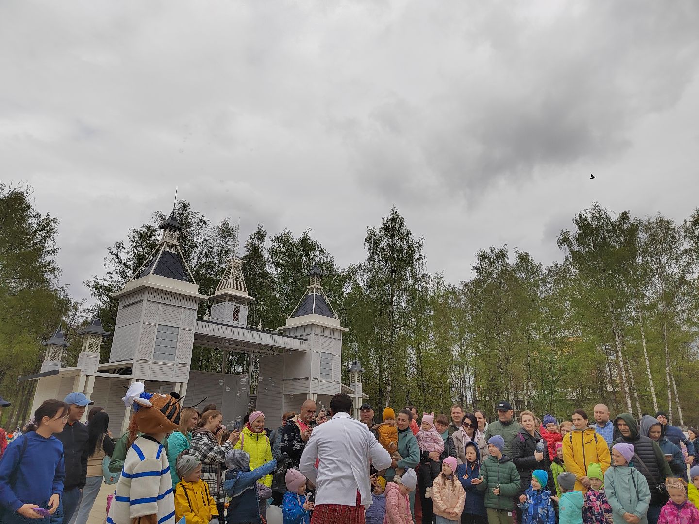 Пушкино, Пушкинский округ, парки Подмосковья, Пушкинские парки, дети, мыльные пузыри, 1 мая, МирТрудМай, весна в Подмосковье