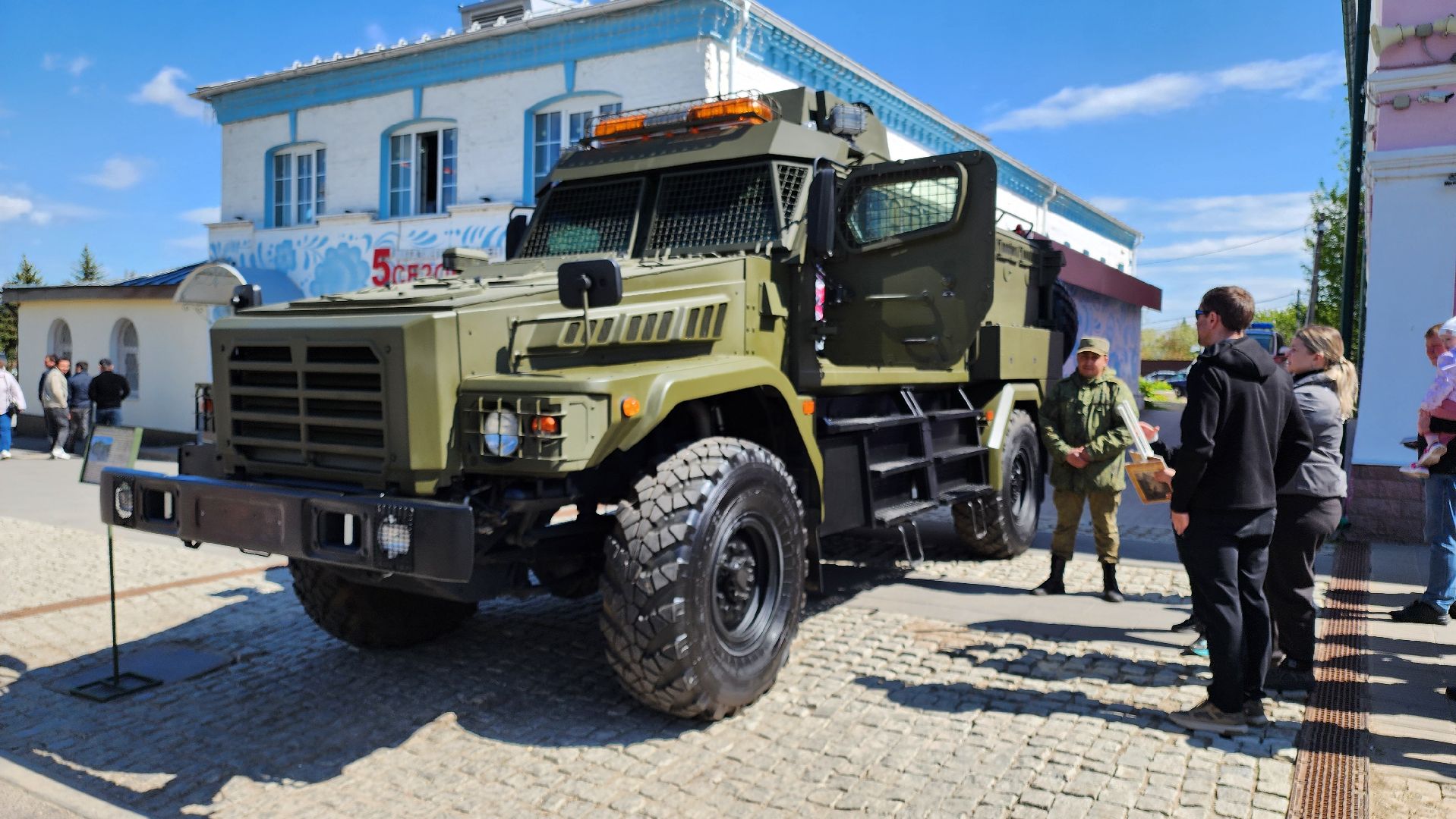 кашира, праздник , день победы, 9 мая, выставка военной техники,