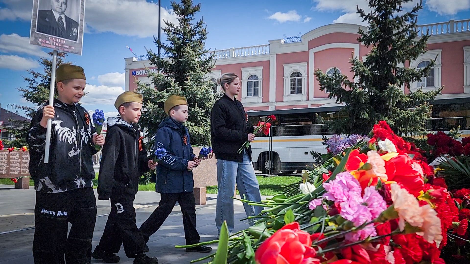 бронницы, день победы в бронницах, возложение цветов в день победы,