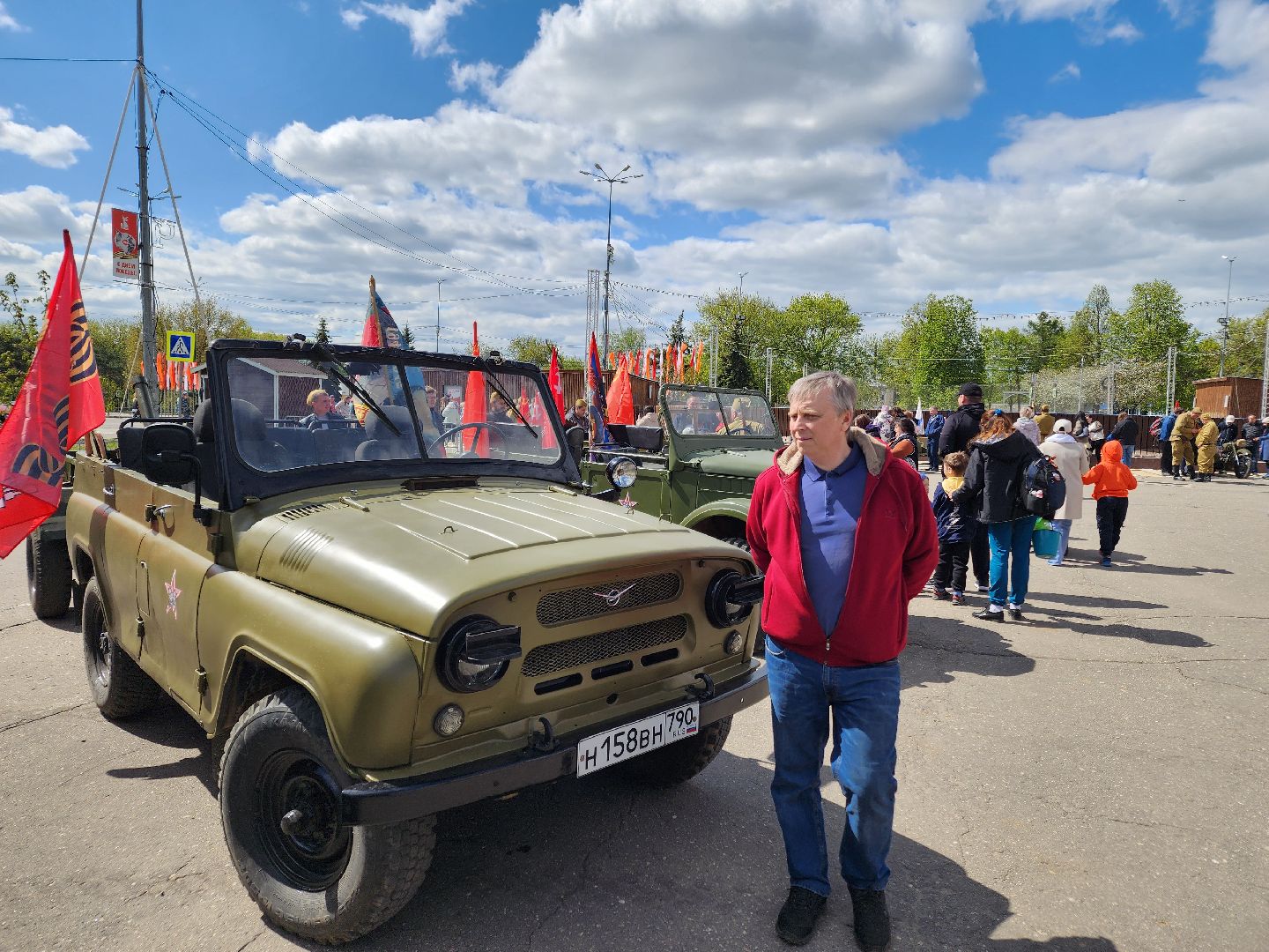 Чехов, День Победы, Советская площадь, выставка ретро-техники, машины военных лет, полуторка,  боевая машина Катюша, мотоциклы, джипы,
