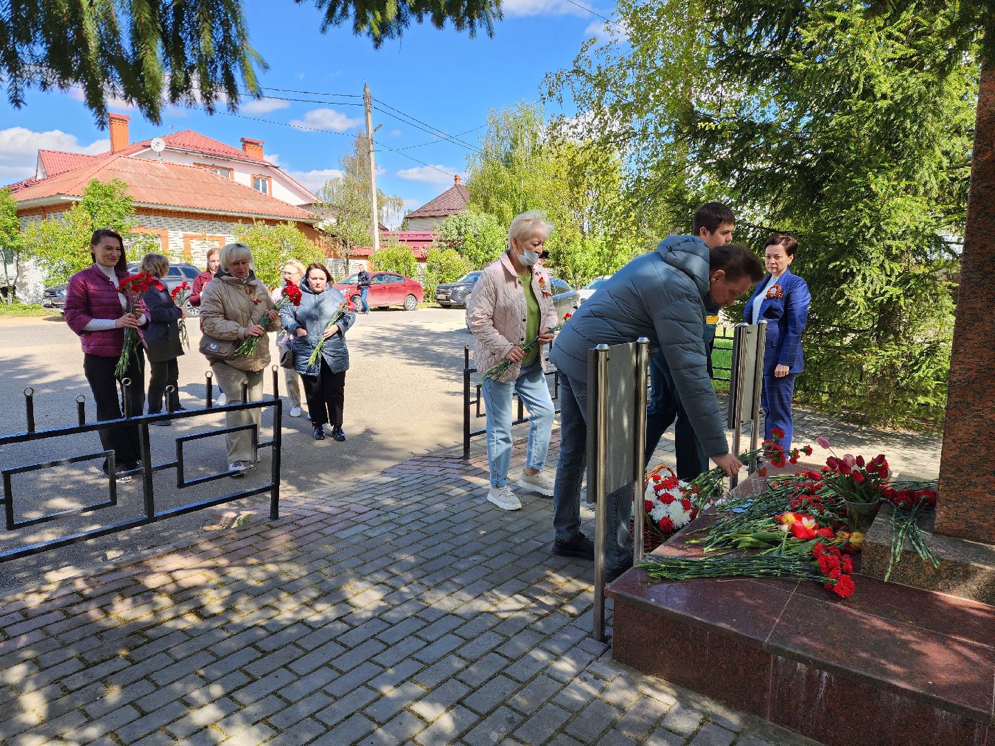 раменское,9 мая, возложение цветов к памятнику в деревне старково,