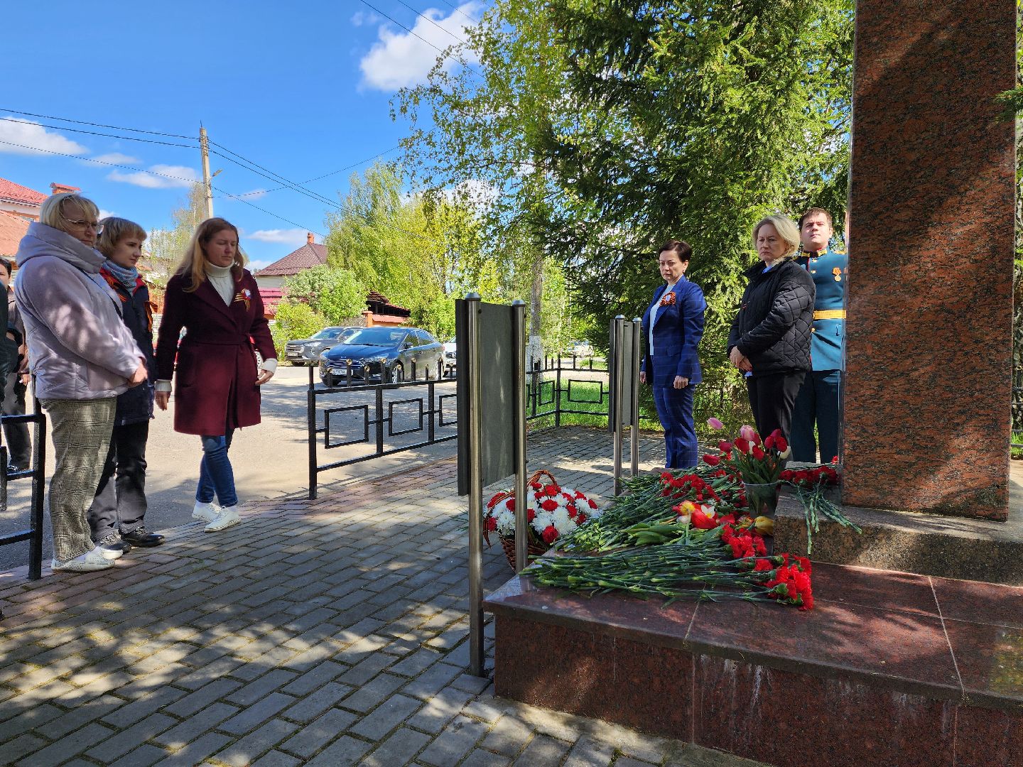 раменское,9 мая, возложение цветов к памятнику в деревне старково,