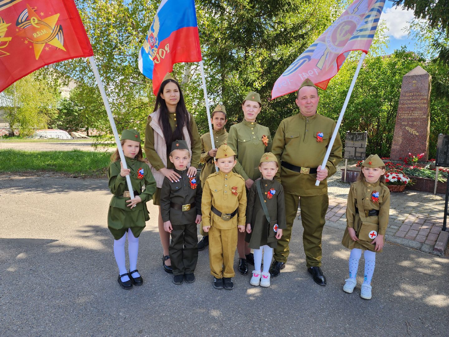 раменское,9 мая, возложение цветов к памятнику в деревне старково,